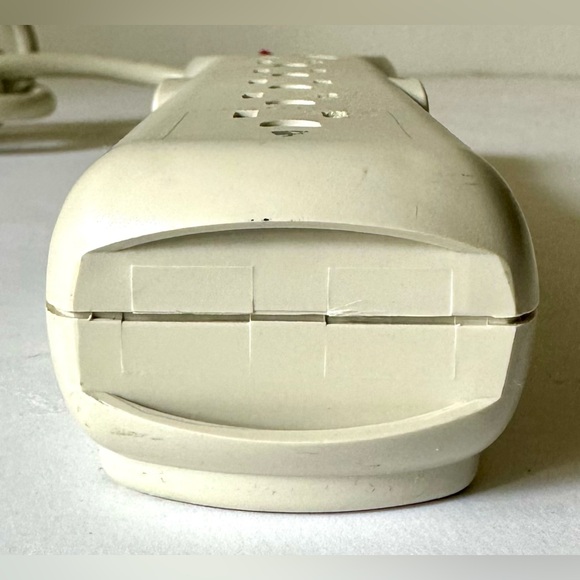 Tripp Lite SUPER7 Home/Office Surge Suppressor 7-Outlet 7ft Cord 2160 Joules - Picture 7 of 14